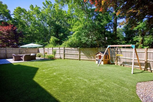 2 Harpers Hollow, Sandwich, MA 02537