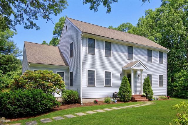 2 Harpers Hollow, Sandwich, MA 02537