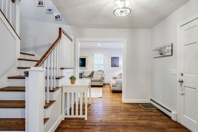 2 Harpers Hollow, Sandwich, MA 02537