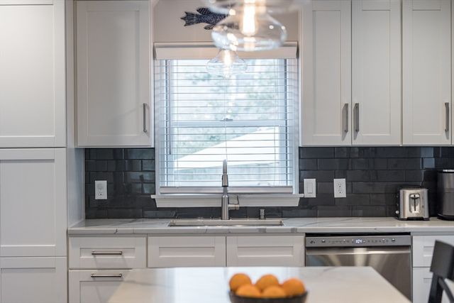 2 Harpers Hollow, Sandwich, MA 02537