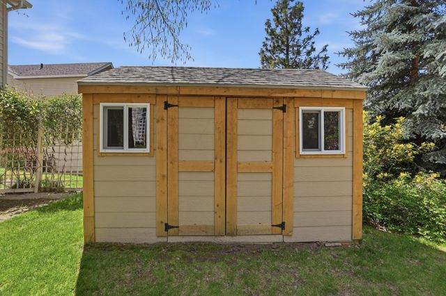 5003 N Elton Ln, Spokane, WA 99212
