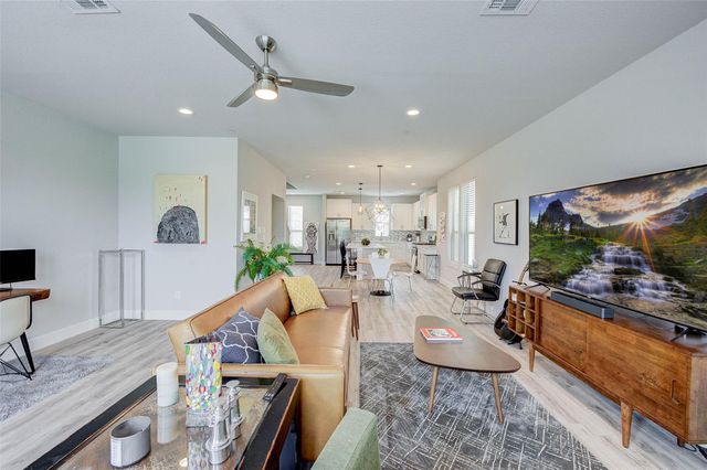 18732 Centro Main Street, Shenandoah, TX 77385