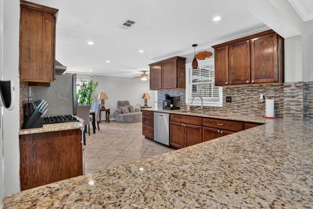 716 Bruce Way SW, Lilburn, GA 30047