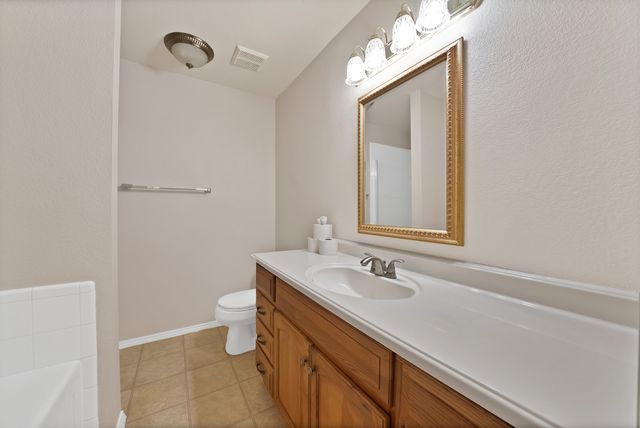 1405 Oak Hollow Lane, Anna, TX 75409