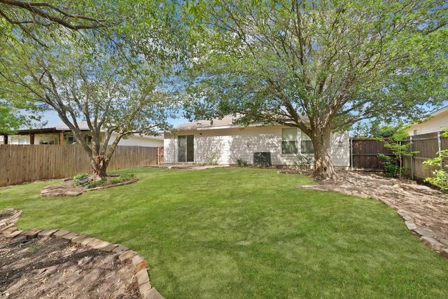 1405 Oak Hollow Lane, Anna, TX 75409