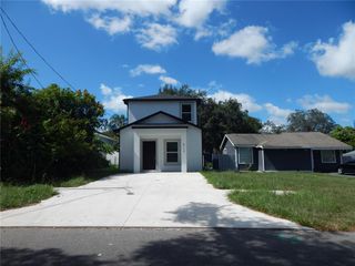 8716 N LYNN AVENUE, Tampa, FL 33604
