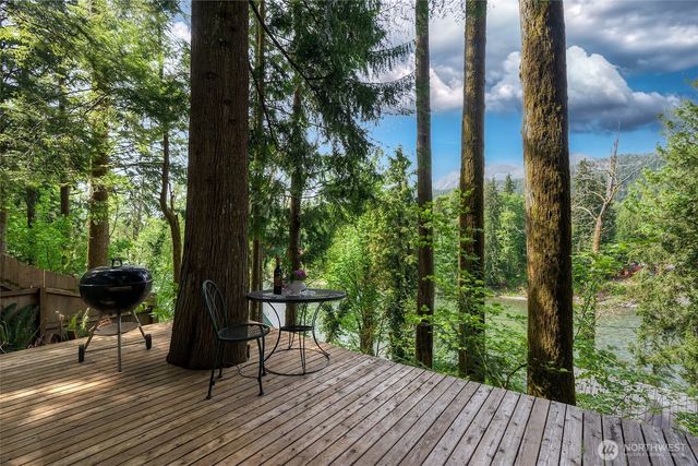 51911 S Riverside Road, Gold Bar, WA 98251