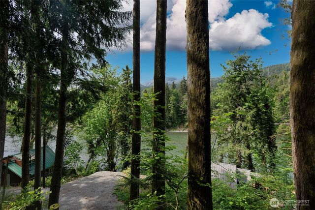 51911 S Riverside Road, Gold Bar, WA 98251