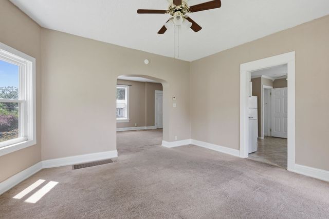 1805 Esplanade Avenue, Davenport, IA 52803