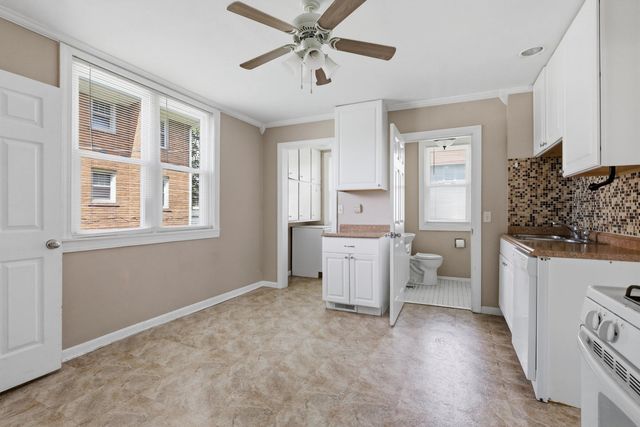 1805 Esplanade Avenue, Davenport, IA 52803
