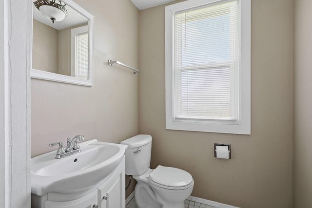 1805 Esplanade Avenue, Davenport, IA 52803