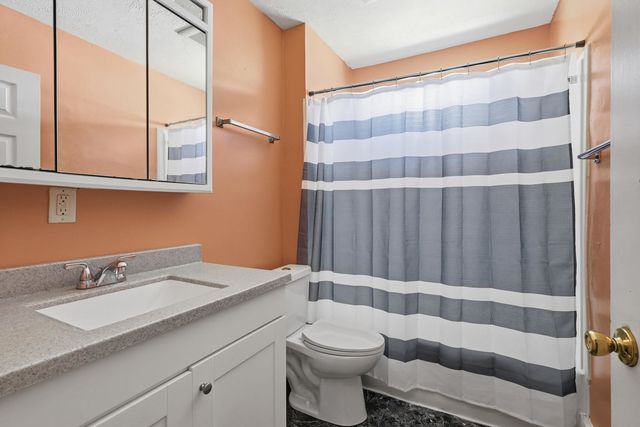 1805 Esplanade Avenue, Davenport, IA 52803