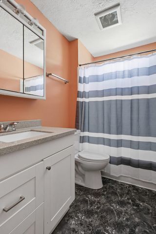 1805 Esplanade Avenue, Davenport, IA 52803