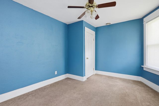 1805 Esplanade Avenue, Davenport, IA 52803