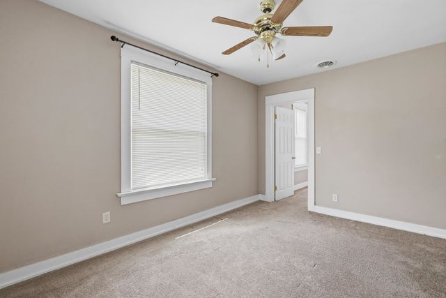 1805 Esplanade Avenue, Davenport, IA 52803