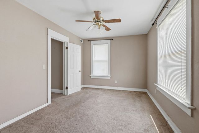 1805 Esplanade Avenue, Davenport, IA 52803