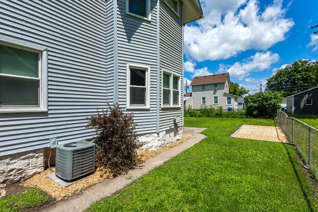 1805 Esplanade Avenue, Davenport, IA 52803