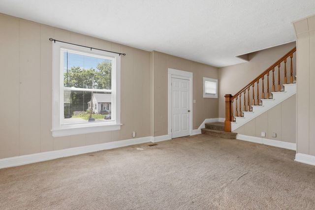 1805 Esplanade Avenue, Davenport, IA 52803