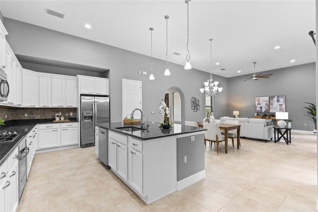 20211 HERITAGE POINT DRIVE, Tampa, FL 33647