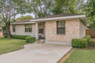 202 E 10th Street, Kaufman, TX 75142