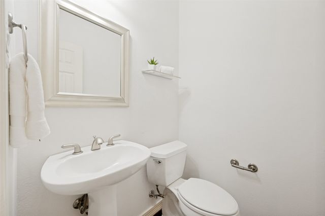 2492 Worthington Street, Dallas, TX 75204