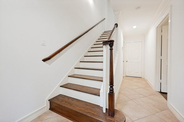 2492 Worthington Street, Dallas, TX 75204