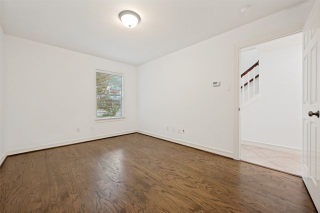 2492 Worthington Street, Dallas, TX 75204