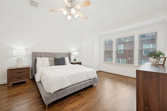 2492 Worthington Street, Dallas, TX 75204