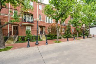 2492 Worthington Street, Dallas, TX 75204