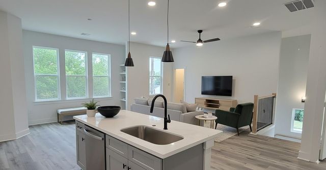 4922 Hoover Street E, Houston, TX 77092