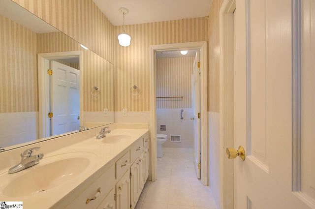 5 Fernwood Drive, Taylors, SC 29687