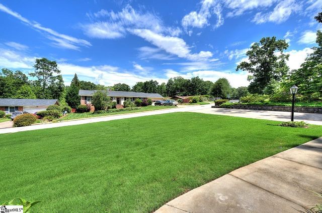 5 Fernwood Drive, Taylors, SC 29687