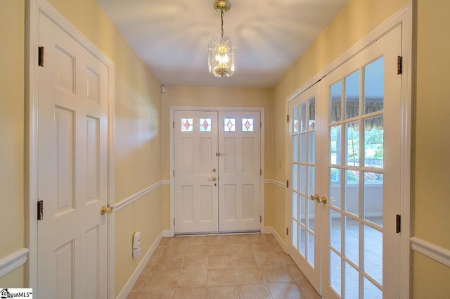 5 Fernwood Drive, Taylors, SC 29687