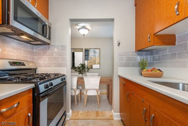 25 River Rd C-21, Nutley Twp., NJ 07110