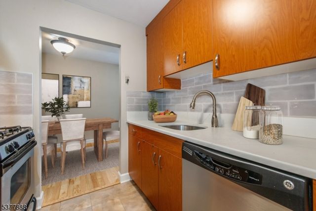 25 River Rd C-21, Nutley Twp., NJ 07110