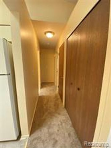 2101 Vine Way 90, Canton, MI 48188