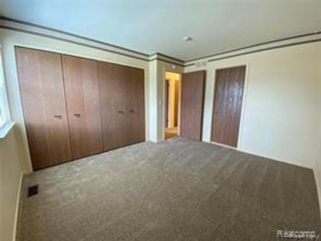 2101 Vine Way 90, Canton, MI 48188