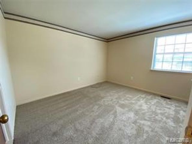 2101 Vine Way 90, Canton, MI 48188