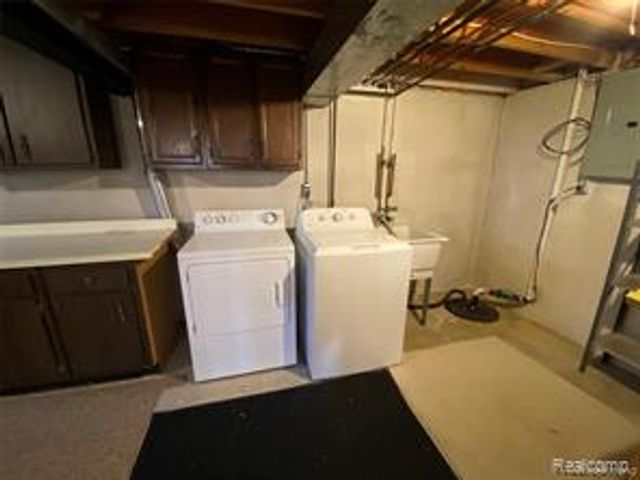 2101 Vine Way 90, Canton, MI 48188