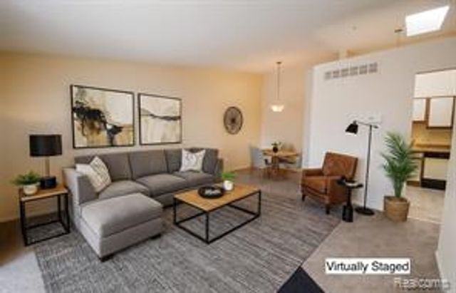 2101 Vine Way 90, Canton, MI 48188
