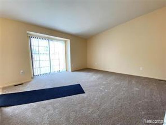 2101 Vine Way 90, Canton, MI 48188