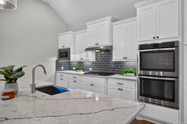 109 El Cielo, Boerne, TX 78006
