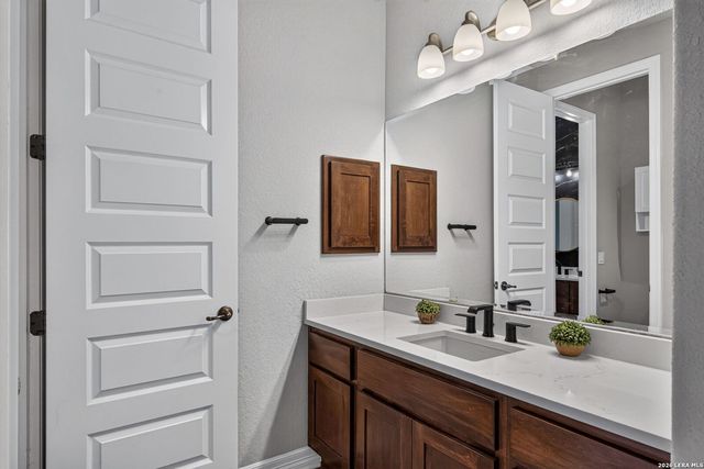 109 El Cielo, Boerne, TX 78006