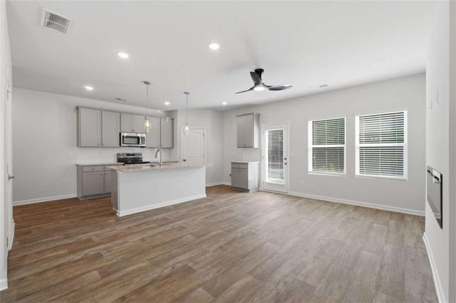 3656 PARKWAY JAMES Drive, Snellville, GA 30039
