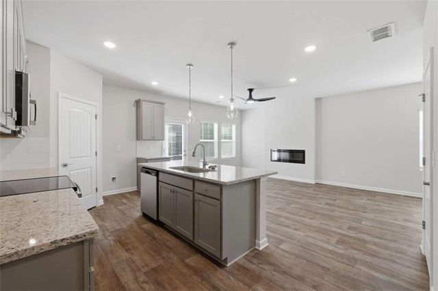 3656 PARKWAY JAMES Drive, Snellville, GA 30039