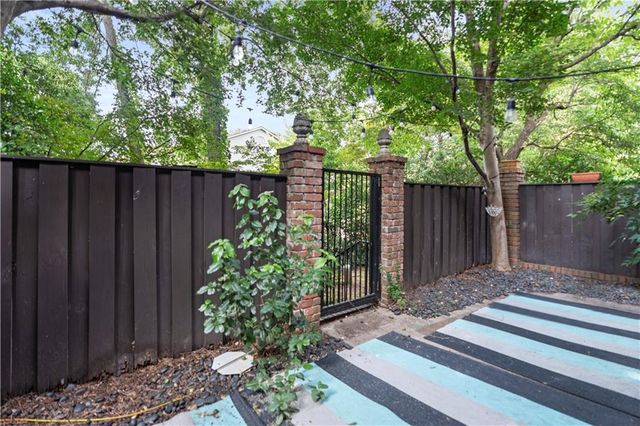 70 Old Ivy NE Road 35, Atlanta, GA 30342