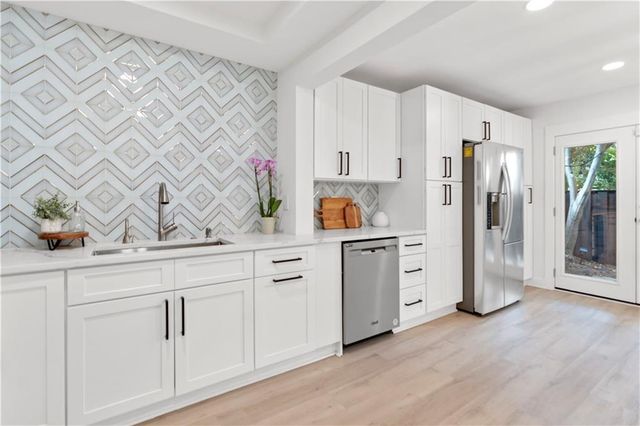 70 Old Ivy NE Road 35, Atlanta, GA 30342