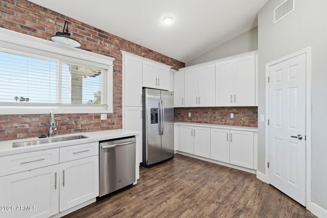 4802 E DIXON Street, Mesa, AZ 85205