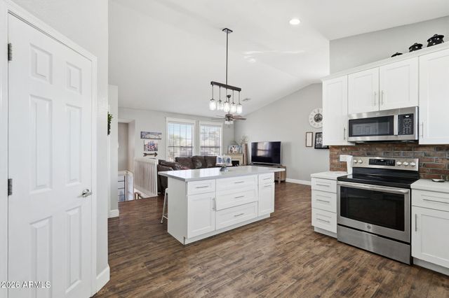 4802 E DIXON Street, Mesa, AZ 85205