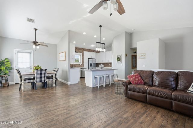 4802 E DIXON Street, Mesa, AZ 85205